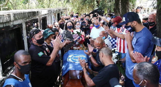 Sepultamento de João Alberto, neste sábado