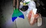 Durante o percurso, Merie, uma atleta da Estônia, recolheu lixo plástico que boiava na baíaLEIA MAIS: Insetos zumbis: pesquisador brasileiro mostra o 'mundo cruel' dos fungos que atacam animais