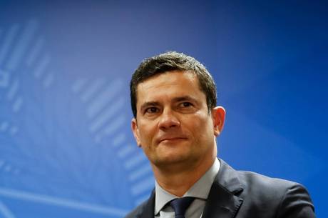 "Ninguém passa por moedor de carne", diz Moro 