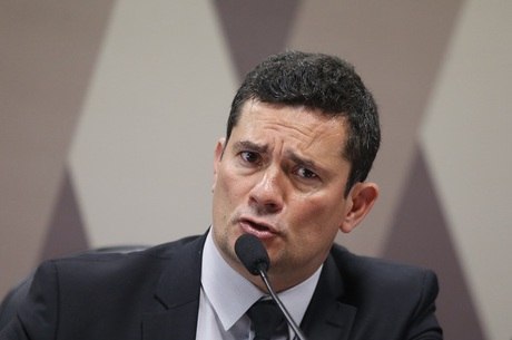 Moro negocia com Maia votação do projeto