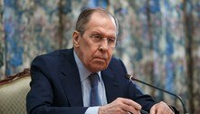 "Guerra nuclear está na cabeça dos políticos ocidentais, não na dos russos", diz Lavrov 