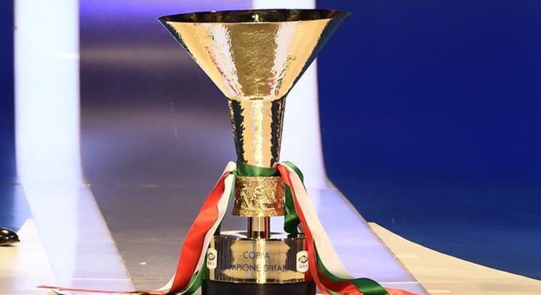 A taça de campeão da Itália