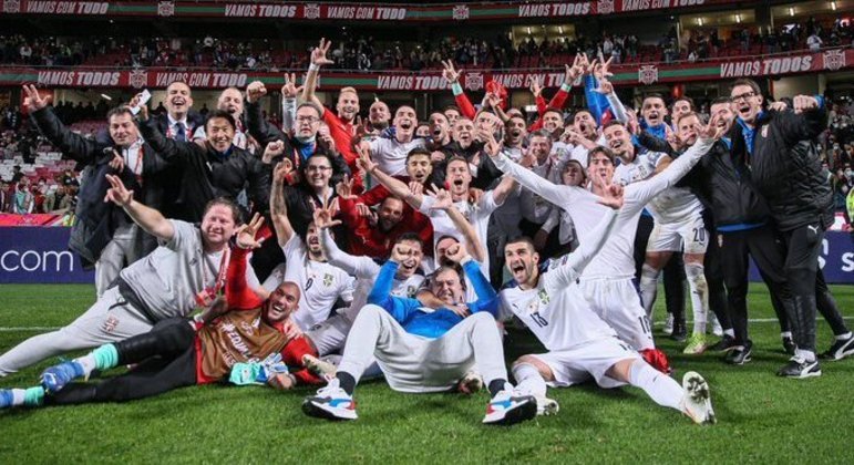 Sérvia, um lugar na Copa às expensas de Portugal