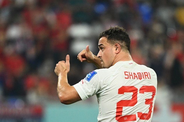 Atacante comemora o gol que abriu o placar