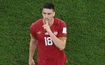 Atacante pede silêncio durante ao celebrar o gol
