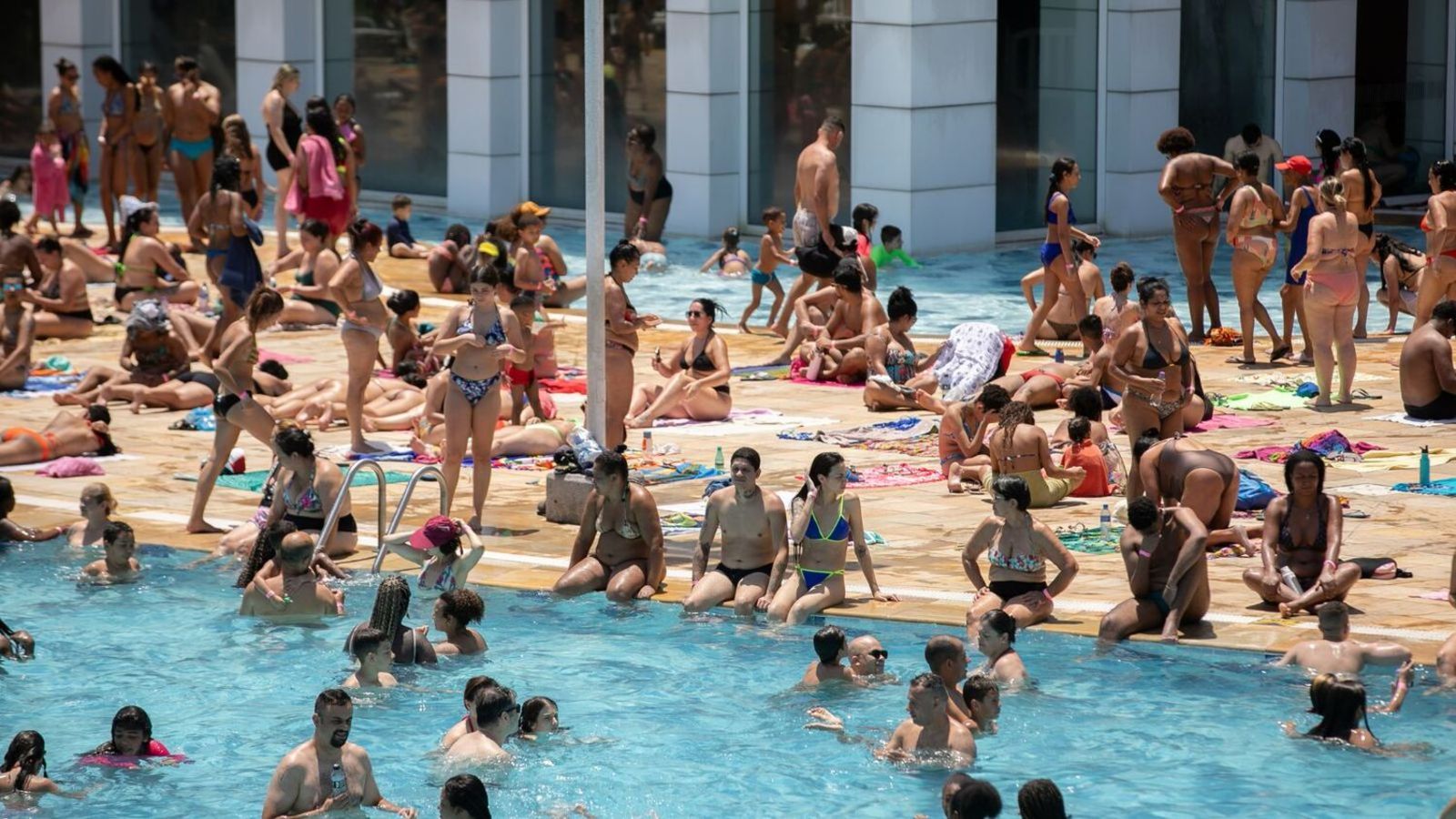 Piscina do Sesc São Carlos, Vendo esta foto dá vontade de n…