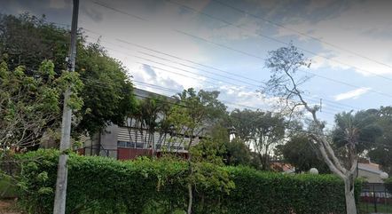 Pai observava filha entrar na escola quando foi espancado