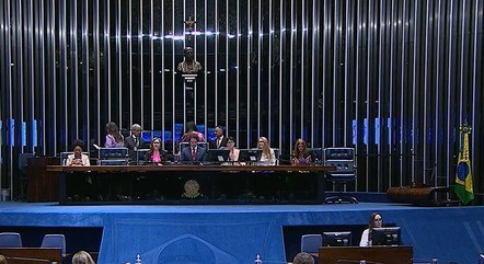 Sessão solene homenageou Procuradoria