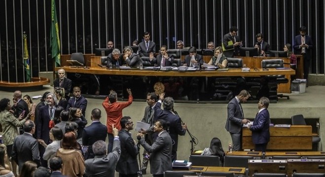 Câmara dos Deputados, que volta do recesso nesta segunda (3)