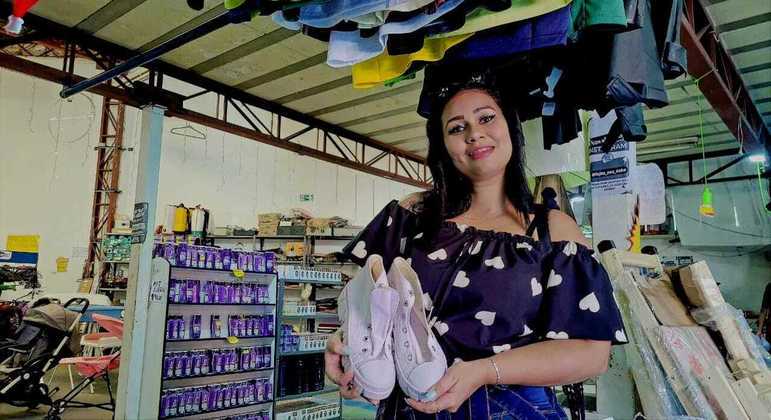 Josimara Durães saiu da Zona Leste de São Paulo para fazer compras nas Lojas Seu Toba