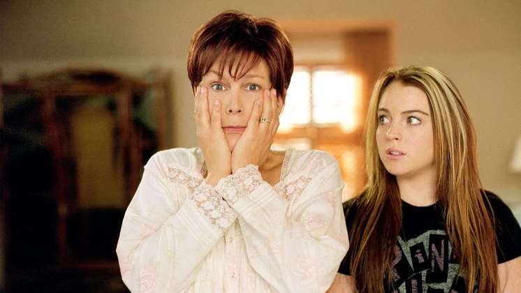 Jamie Lee Curtis e Lindsay Lohan em Sexta-Feira Muito Louca 2Em conversa com o New York Times, as atrizes falaram dos pedidos para que a comédia na qual mãe e filha trocam de corpo ganhe uma continuação. 