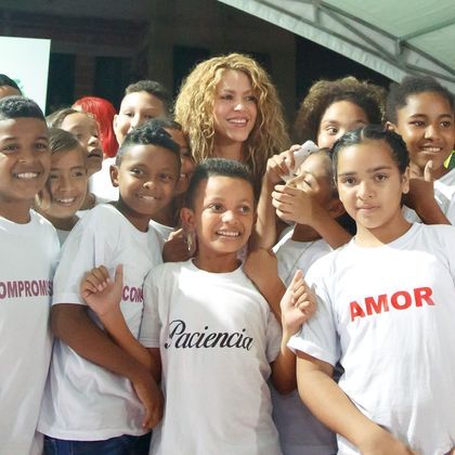 ShakiraA cantora criou a fundação Pies Descalzos, ou 