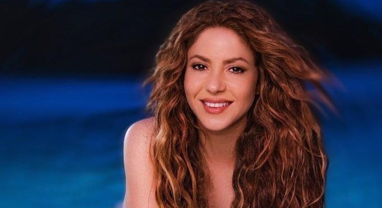 Shakira alega que morava em Bahamas durante esse período
