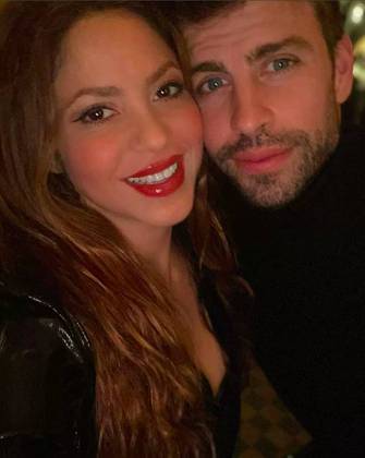 Shakira e Gerard Piqué: Um dos casais mais queridinhos do mundo do entretenimento, que anunciou a separação em 2022 e abalou muitos fãs que amavam ver os dois juntos!