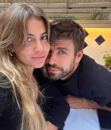 Shakira e Piqué se separaram, ele ainda levou um tempo para assumir a namorada, mas, finalmente, abriu o jogo. 