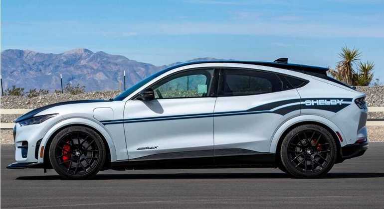 Marca instalou um sistema de som que simula o ronco de um motor V8