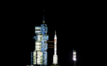 A China lançou nesta sexta-feira (15), por volta das 13h23 (0h23 de sábado no horário de Pequim), sua missão espacial tripulada mais longa, a Shenzhou-13