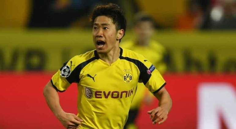 Shinji Kagawa - O meia japonês Shinji Kagawa ficou conhecido no mundo do futebol com a camisa do Borussia Dortmund, quando foi um dos destaques da equipe de 2010 até 2012, quando foi contratado pelo Manchester United por cerca de 16 milhões de euros. Após dois anos nos Red Devils, o japonês retornou para Alemanha para vestir novamente a camisa do Dortmund por 8 milhões de euros