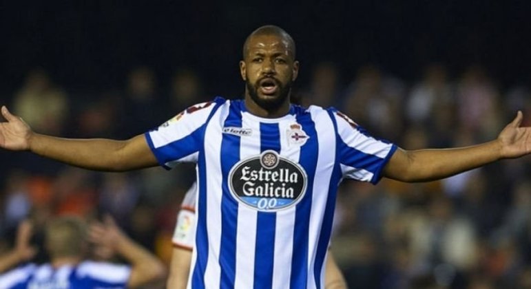 Sidnei (zagueiro) - 32 anos - Sem clube desde agosto de 2021 - Último clube: Real Bétis - Valor de mercado: 2 milhões de euros (R$ 12,39 milhões)