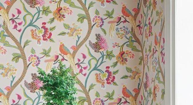 Siga o passo a passo de como colar tecido na parede