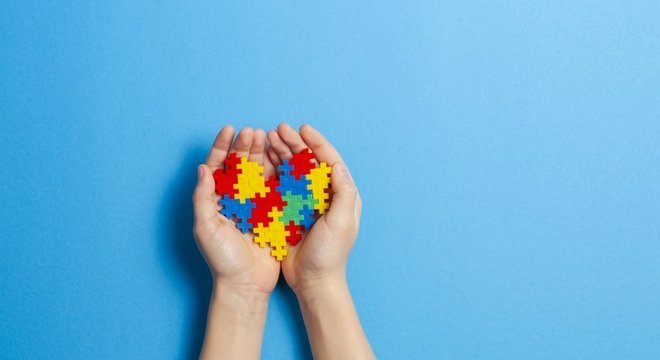 Segundo estudos, a estimativa é de que, aproximadamente, uma a cada 59 crianças tenha alguma característica de autismo