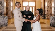 Ginasta Simone Biles se casa com jogador de futebol americano
