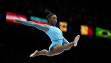 Simone Biles dá show, repete 'salto perfeito' e lidera o Mundial de ginástica artística