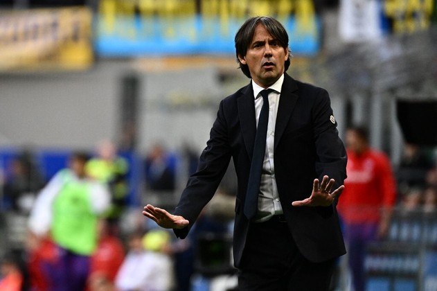 Simone Inzaghi, treinador da Inter de Milão desde 2021, tem salário de 10 milhões de euros, equivalente a R$ 55 milhões. Ainda recém-chegado em Milão, o italiano tem 3 títulos no comando da equipe