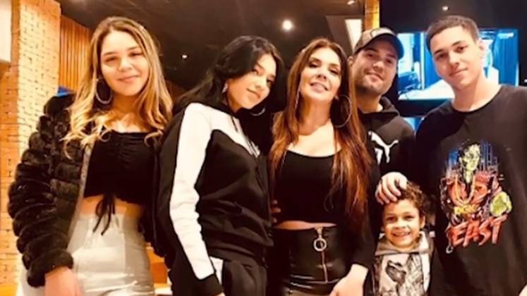 A artista explicou que os quatro filhos, Aysha, Pyetra, Ryan e Anthony foram os primeiros a saber do diagnóstico e são uma das razões para se manter firme. Ela contou que o caçula, de 9 anos, é o que menos entende a situação, mas ela tem feito o possível para passar o tempo com ele. 