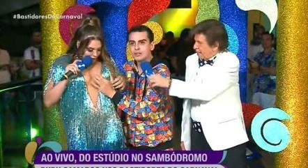Cantora teve os seios apalpados pelo apresentador