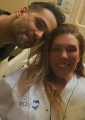 Namorado de Simony fez foto com ela no hospital