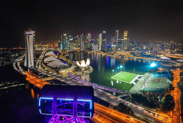 Singapura - Ásia- 5,6 milhões de  habitantes em 716 km2.  Capital- Singapura 