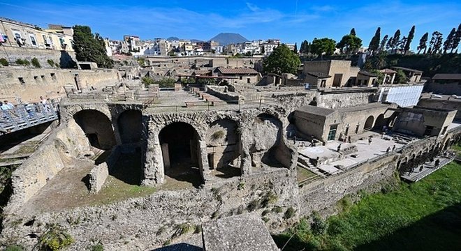 O Vesúvio enterrou o vilarejo de Herculaneum em cinzas e lava