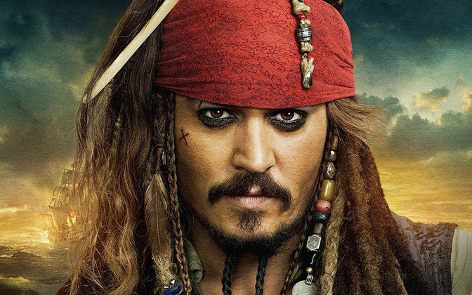 Só que seu maior sucesso veio mesmo com a interpretação do despojado capitão Jack Sparrow, que está presente na sequência de filmes 