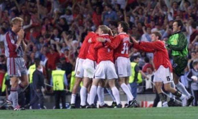 Sob o comando de sir. Alex Ferguson, o United também conquistou a tríplice coroa em 98/99: a FA Cup, a Premier League e Champions League. Aquele equipe contava com ídolo como Paul Scoles, Ryan Giggs e David Beckham.