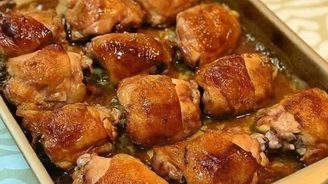 Veja como preparar deliciosas sobrecoxas de frango assadas (Aprenda a preparar deliciosas Sobrecoxas de Frango Assadas)