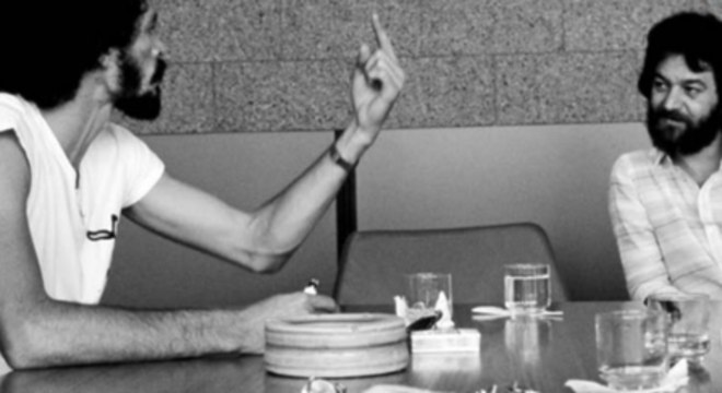 Sócrates e Adilson, pai de Duílio, desfrutam a Democracia Corintiana