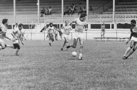 Sócrates toca de calcanhar para Palhinha em treino