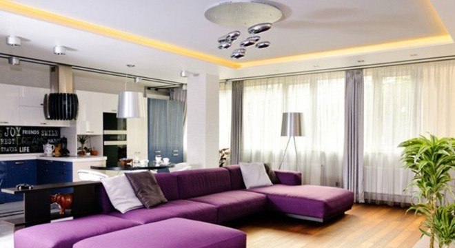 Sofá colorido roxo com chaise