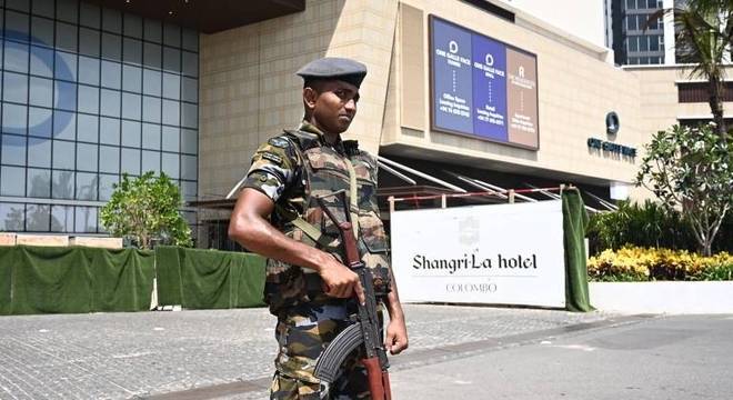 O hotel Shangri-La, um dos atingidos nos ataques, teve hóspedes e funcionários entre as vítimas