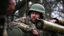 Dez militares e nove civis são soltos em troca com a Rússia, diz Kiev
