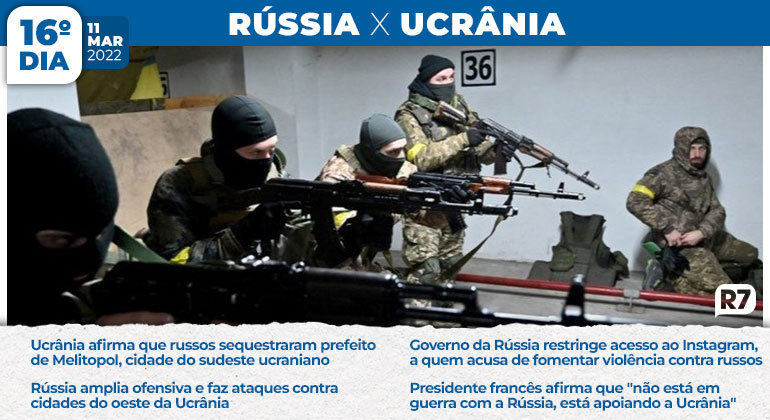 Soldados ucranianos durante treinamento em base na região de Kiev. Ucrânia afirma que russos sequestraram prefeito da cidade de Melitopol. Governo da Rússia restringe acesso ao Instagram, a quem acusa fomentar violência contra russos