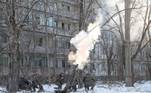 Soldados ucranianos treinam em Chernobyl após ataque russo