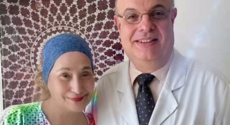 Sonia Abrão recebeu alta da pneumonia bacteriana
