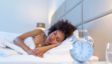 Dormir sete horas em vez de oito horas por noite gera efeitos disfuncionais ao cérebro?