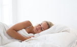 6. Durma bemOutro pilar da boa imunidade é o sono. Ele deve ter uma duração adequada – entre seis e nove horas – e uma qualidade. Esta última pode ser percebida no seu nível de disposição no dia seguinte. Não é normal se sentir sonolento e sem energia ao longo do dia 