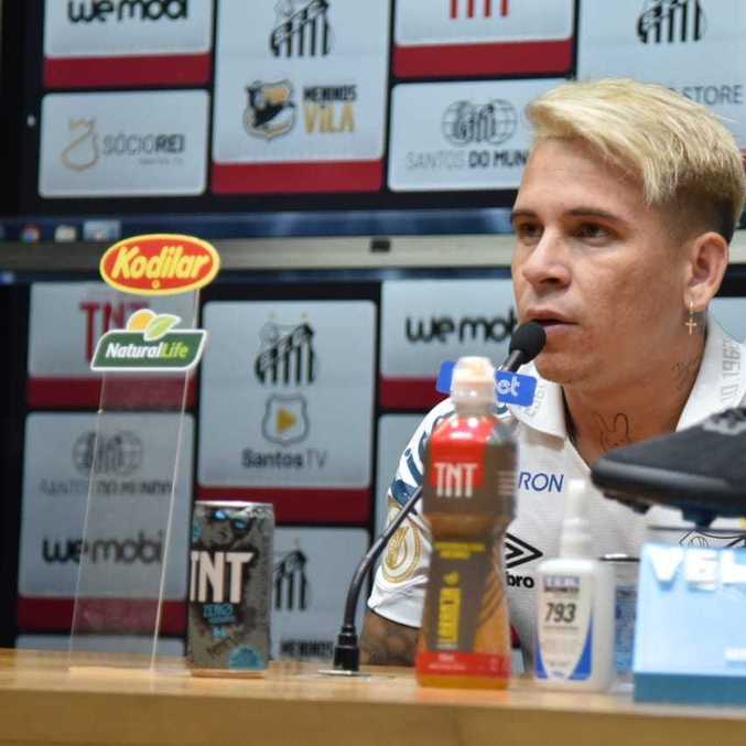 ‘Vou dar o que o torcedor do Santos espera de mim’, promete Soteldo 