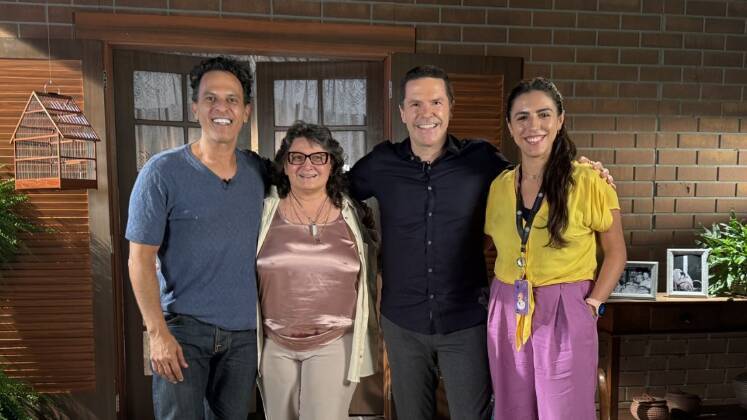 A nova série documental do PlayPlus, Sou Filho Dela mostra a versão familiar de grandes ídolos brasileiros. No primeiro episódio da temporada, o público tem a chance de conhecer um novo lado da eterna Elis Regina. Seus herdeiros mais velhos, João Marcello Bôscoli e Pedro Camargo Mariano, participaram do projeto. Confira, a seguir, bastidores da produção