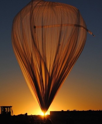 Quando chegar a hora de voltar ao solo, o balão gigante começará a se
esvaziar e, lentamente, a cápsula cairá no mar.
Por fim, um barco especial levará a cápsula para o convés e trará os
passageiros de volta à costa