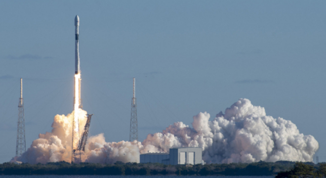 Foguete Falcon 9 levou ao espaço um satélite de GPS avaliado em de R$ 2 bilhões
